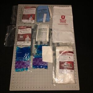 3 Heating Pads & 2 Hot/Cold Packs. NEW. Never Used. Battle Creek Equipment.